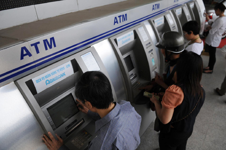 Triển khai mở rộng địa bàn thực hiện chi trả cá nhân qua tài khoản